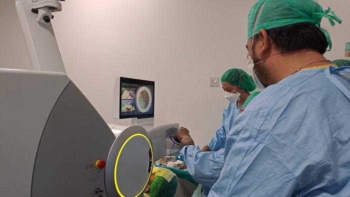 Mengapa Operasi SMILE Pro Tidak Menimbulkan Sakit Pada Mata Pasien