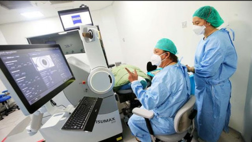 Operasi mata ZEISS SMILE PRO mungkin jawaban untuk masalah mata kamu. Teknologi laser canggih ini menawarkan solusi tanpa jahitan dan pemulihan yang cepat. Namun, berapa biaya yang harus Anda siapkan untuk menjalani prosedur ini di Indonesia?